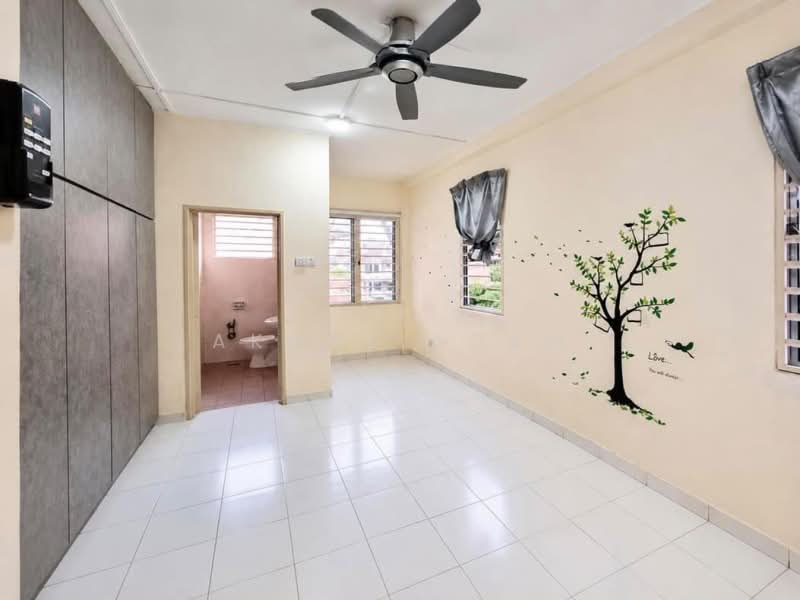 2-storey Terraced House for Sale in Alam Budiman (Shah Alam) - Akmal Adam - Interior - PropertyGuru.com.my