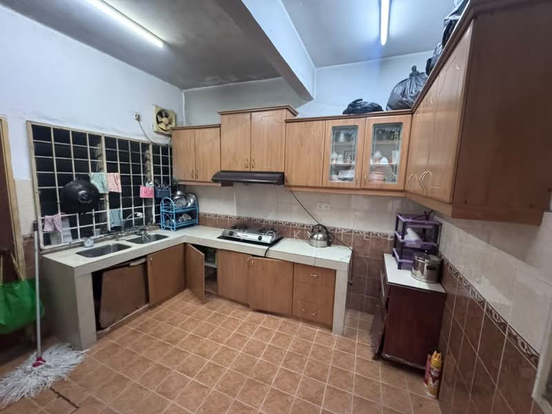 Rumah Teres 2 Tingkat untuk Disewa di Bandar Puchong Utama (Puchong) - Kor Kok Tee - Kitchen - PropertyGuru.com.my