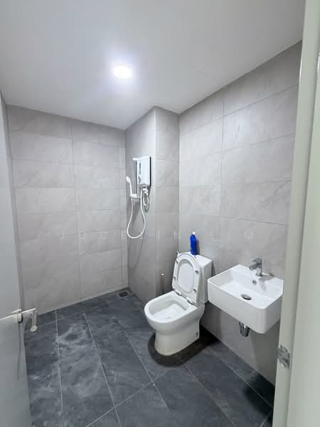 Servis Apartment untuk Disewa di Tulip Residence - Jocelin Lim - Bathroom - PropertyGuru.com.my