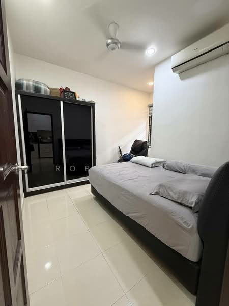 Rumah Teres 2 Tingkat untuk Dijual di Bandar Dato Onn (Tebrau) - Robin Lim - Bedroom - PropertyGuru.com.my