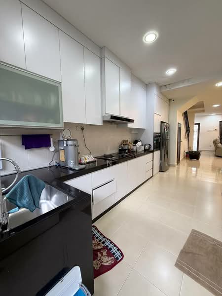 Rumah Teres 2 Tingkat untuk Dijual di Bandar Dato Onn (Tebrau) - Robin Lim - Kitchen - PropertyGuru.com.my