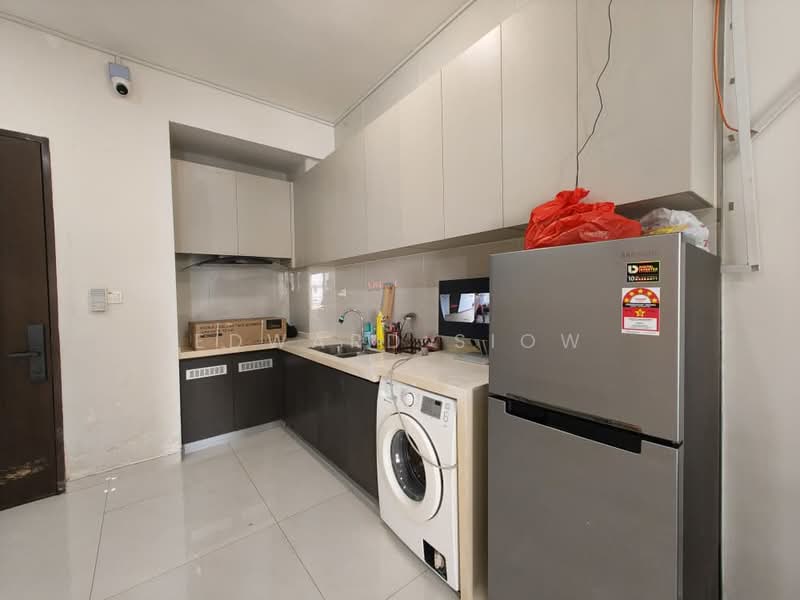 Kondominium untuk Dijual di Royal Strand @ Country Garden Danga Bay - Edward Siow - Kitchen - PropertyGuru.com.my