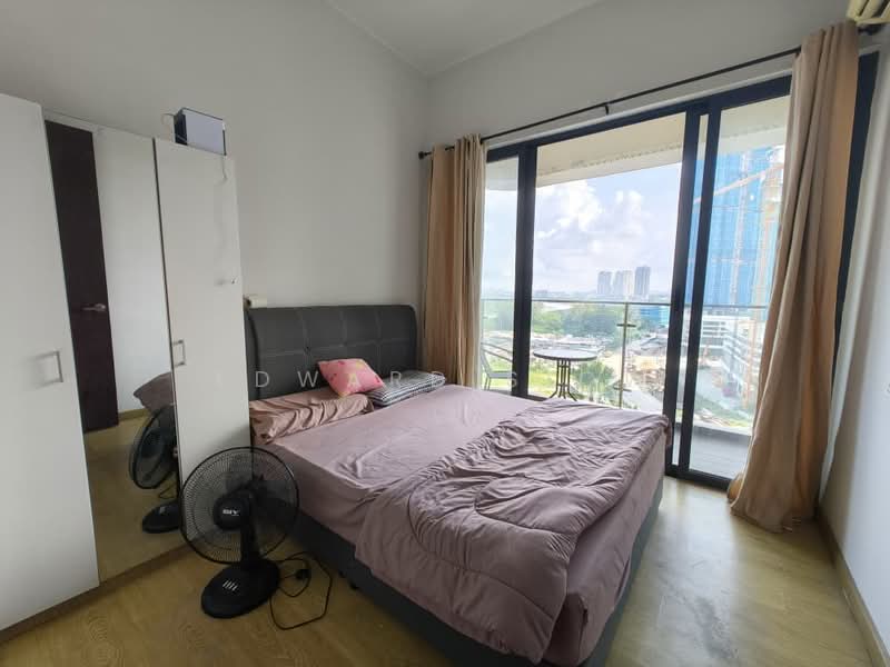 Kondominium untuk Dijual di Royal Strand @ Country Garden Danga Bay - Edward Siow - Bedroom - PropertyGuru.com.my