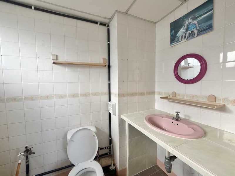 Pangsapuri untuk Disewa di Sri Saujana - Weng Sern - Bathroom - PropertyGuru.com.my