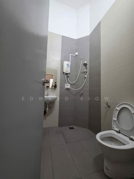 Rumah Teres 2 Tingkat untuk Dijual di Johor Bahru (Johor) - Edward Siow - Bathroom - PropertyGuru.com.my