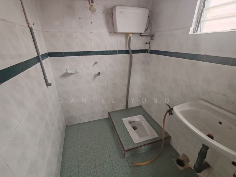 Rumah Teres 2 Tingkat untuk Dijual di Taman Bukit Perdana (Batu Pahat) - Daniel Yong - Bathroom - PropertyGuru.com.my