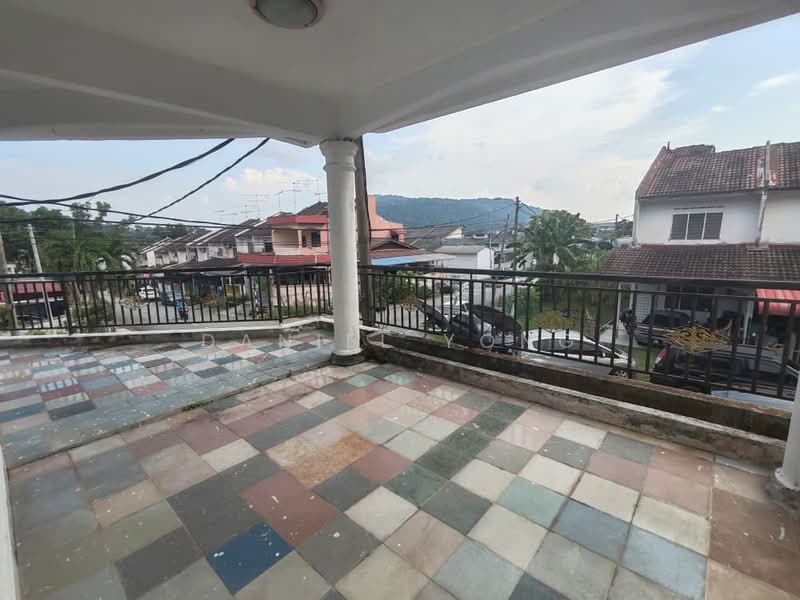 Rumah Teres 2 Tingkat untuk Dijual di Taman Bukit Perdana (Batu Pahat) - Daniel Yong - Balcony - PropertyGuru.com.my