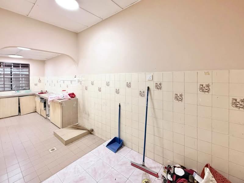 1-storey Terraced House for Sale in Bandar Baru Sungai Buloh (Sungai Buloh) - Hazlin Miswan - Kitchen - PropertyGuru.com.my