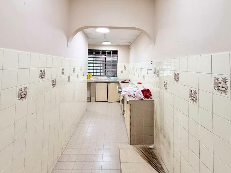 1-storey Terraced House for Sale in Bandar Baru Sungai Buloh (Sungai Buloh) - Hazlin Miswan - Kitchen - PropertyGuru.com.my