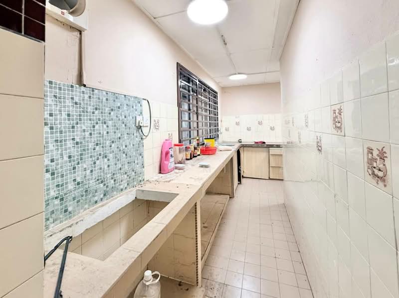 1-storey Terraced House for Sale in Bandar Baru Sungai Buloh (Sungai Buloh) - Hazlin Miswan - Kitchen - PropertyGuru.com.my