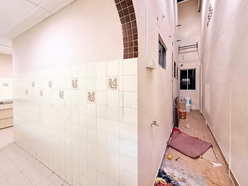 1-storey Terraced House for Sale in Bandar Baru Sungai Buloh (Sungai Buloh) - Hazlin Miswan - Corridor - PropertyGuru.com.my
