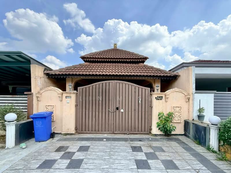 1-storey Terraced House for Sale in Bandar Baru Sungai Buloh (Sungai Buloh) - Hazlin Miswan - Exterior - PropertyGuru.com.my