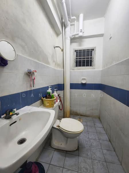 Apartment for Sale at Sri Kenari Apartment - Daniel Yong - Bathroom - PropertyGuru.com.my