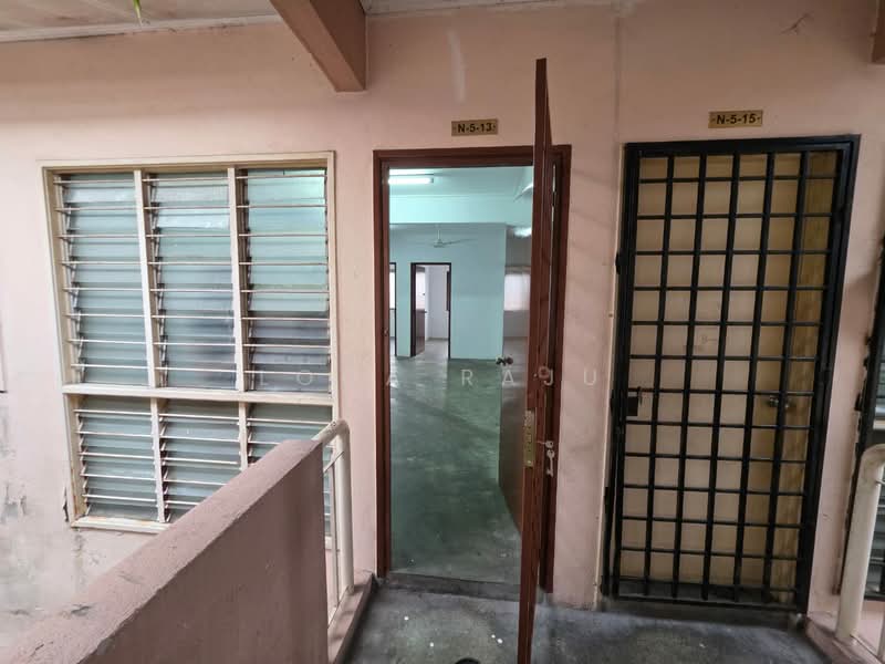 Pangsapuri untuk Disewa di Pangsapuri Palma - Loga Raju - Entrance - PropertyGuru.com.my