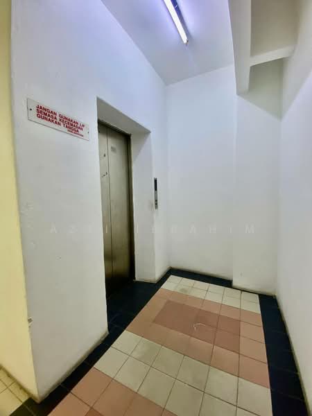 Kondominium untuk Dijual di Evergreen Park Acorn & Hazel - Azli Ibrahim - Corridor - PropertyGuru.com.my