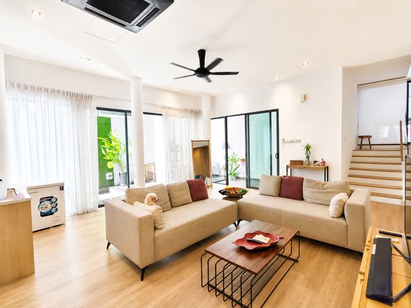Semi-Detached House for Rent in Petaling Jaya (Selangor) - Aaron Tang - Living Room - PropertyGuru.com.my