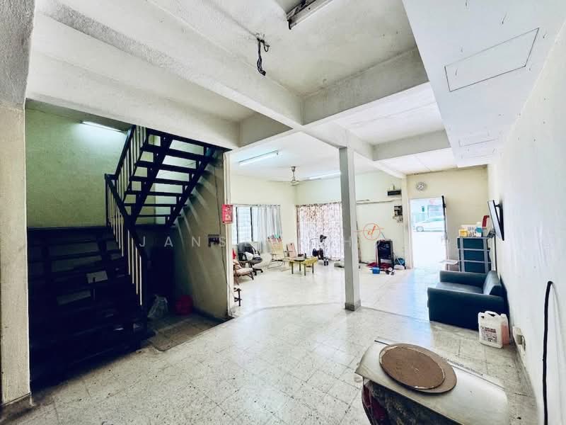 Rumah Teres 2 Tingkat untuk Dijual di Jalan Ipoh (Kuala Lumpur) - Jansen Khoo - Living Room - PropertyGuru.com.my