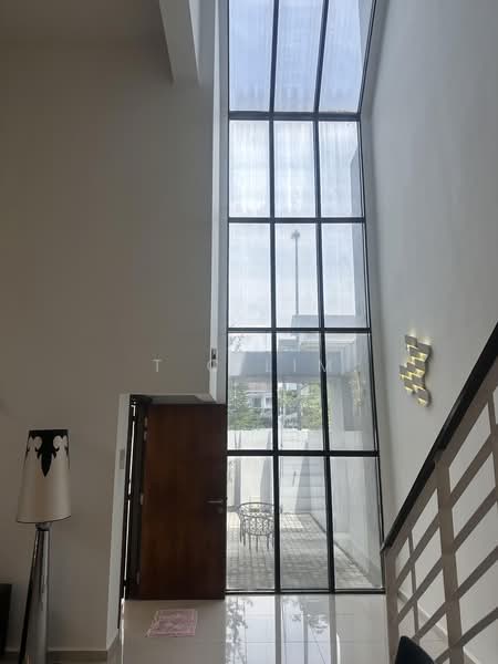 Rumah Teres 3 Tingkat untuk Dijual di Lake Fields (Sungai Besi) - T C Lim - Entrance - PropertyGuru.com.my