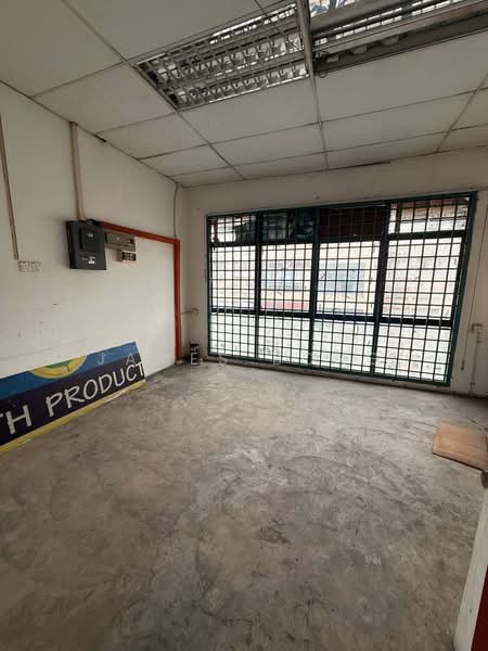 Kedai / Pejabat untuk Disewa di Bandar Baru Permas Jaya (Permas Jaya) - James Bong - Interior - PropertyGuru.com.my