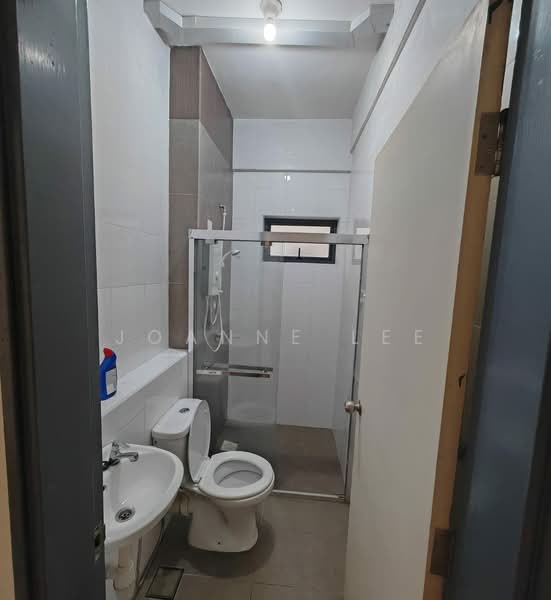 Kondominium untuk Dijual di Kingfisher Inanam Condominium - Joanne Lee - Bathroom - PropertyGuru.com.my