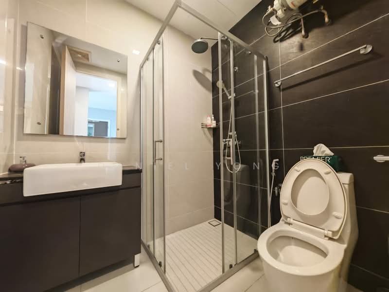Kondominium untuk Dijual di Amberside @ Country Garden Danga Bay - Daniel Yong - Bathroom - PropertyGuru.com.my