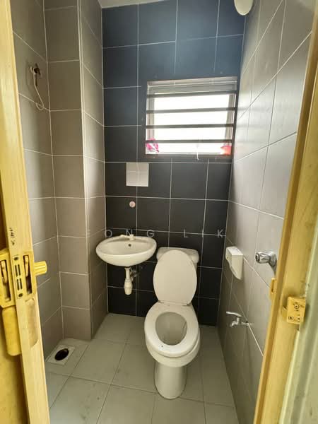 Rumah Bandar untuk Dijual di Aman Larkin (Johor Bahru) - Fong Lik - Bathroom - PropertyGuru.com.my