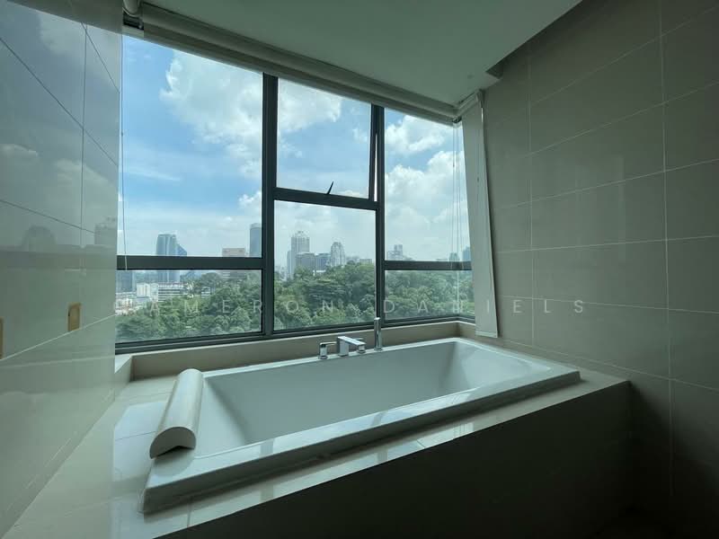 Servis Apartment untuk Dijual di Suasana Bukit Ceylon / Raja Chulan Residences - Cameron Daniels - Bathroom - PropertyGuru.com.my