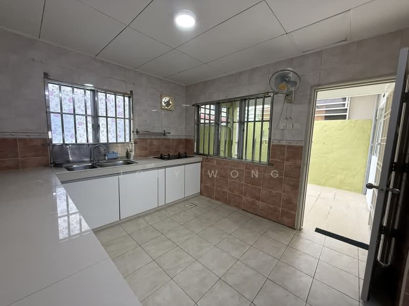 2-storey Terraced House for Sale in Putra Heights (Subang Jaya) - Joey Wong - Kitchen - PropertyGuru.com.my