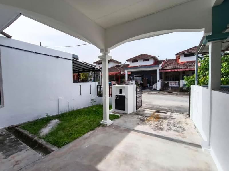Rumah Teres 1 Tingkat untuk Dijual di Puncak Alam (Selangor) - Hazeman Omar - Exterior - PropertyGuru.com.my
