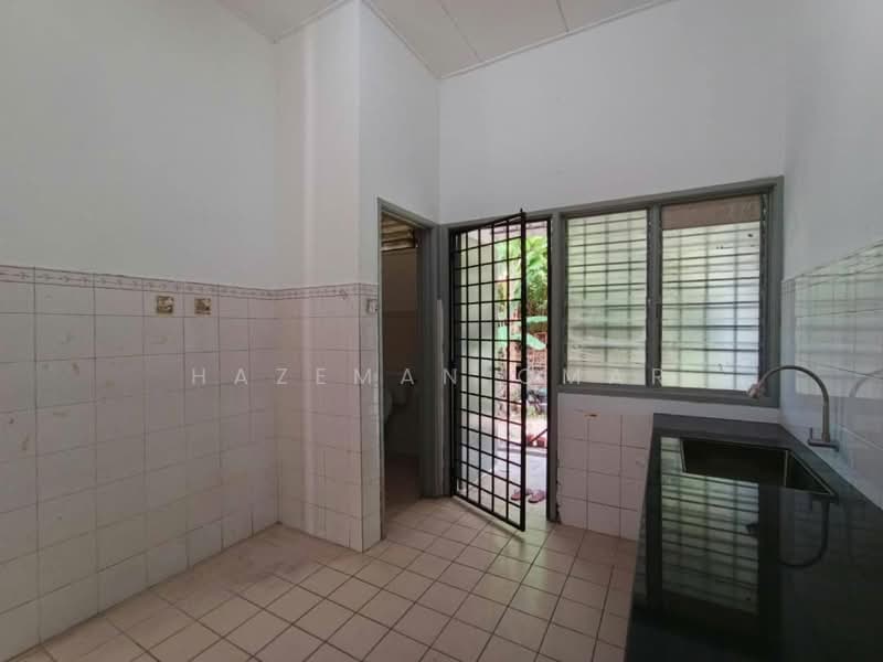 Rumah Teres 1 Tingkat untuk Dijual di Puncak Alam (Selangor) - Hazeman Omar - Kitchen - PropertyGuru.com.my