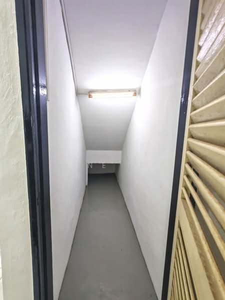 2-storey Terraced House for Rent in Bandar Seri Alam (Masai) - June Teo - Corridor - PropertyGuru.com.my