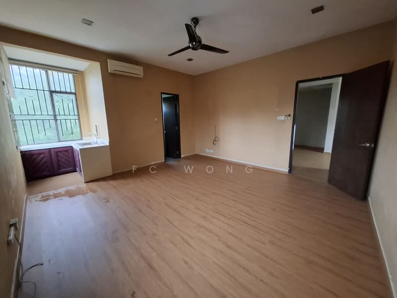 Bungalow for Rent in Taman Yarl (Jalan Klang Lama (Old Klang Road)) - FC Wong - Living Room - PropertyGuru.com.my