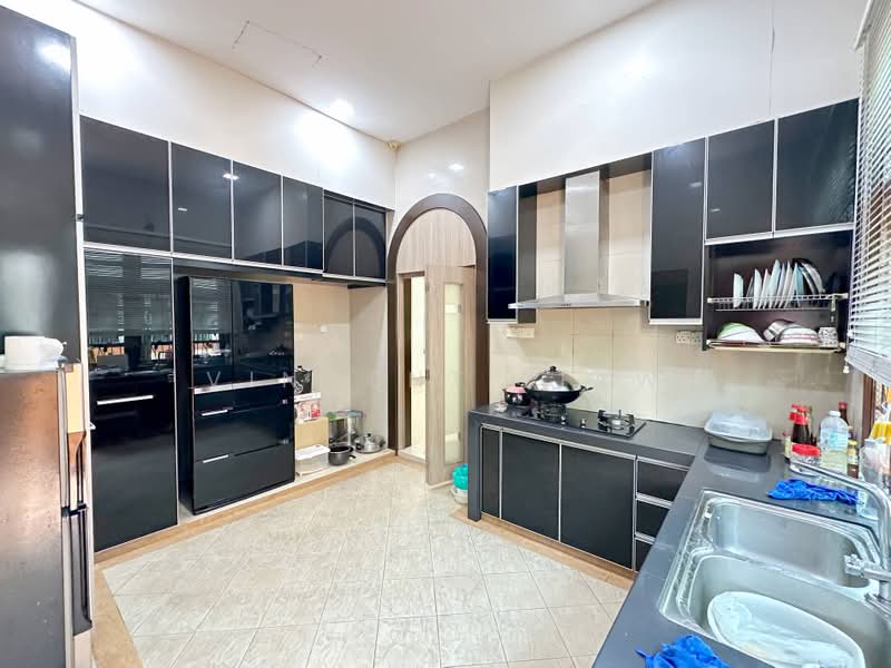 Bungalow House untuk Dijual di Saujana Golf & Country Club (Saujana) - Vincent Liaw - Kitchen - PropertyGuru.com.my