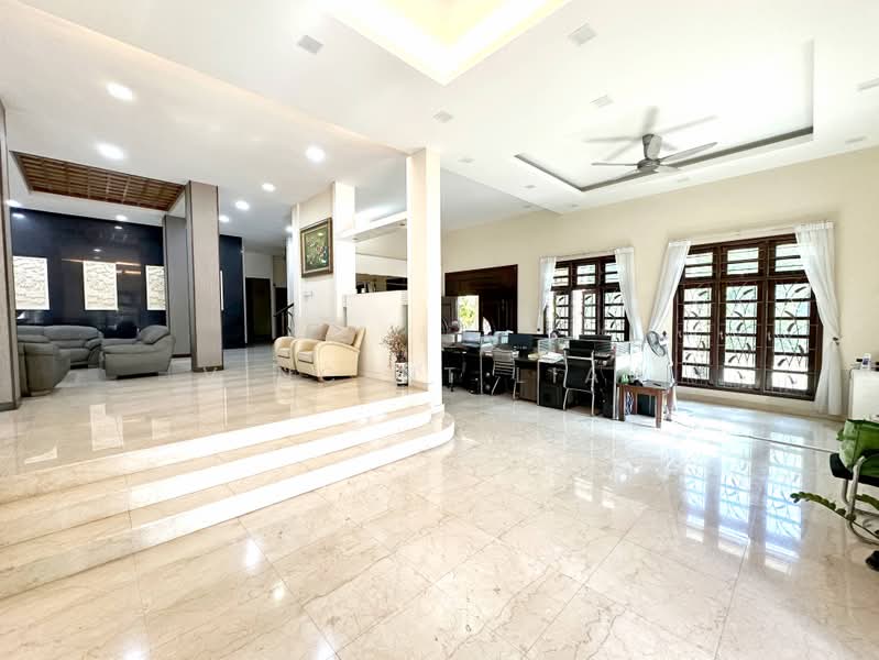Bungalow House untuk Dijual di Saujana Golf & Country Club (Saujana) - Vincent Liaw - Living Room - PropertyGuru.com.my