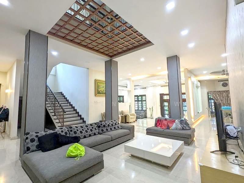 Bungalow House untuk Dijual di Saujana Golf & Country Club (Saujana) - Vincent Liaw - Living Room - PropertyGuru.com.my