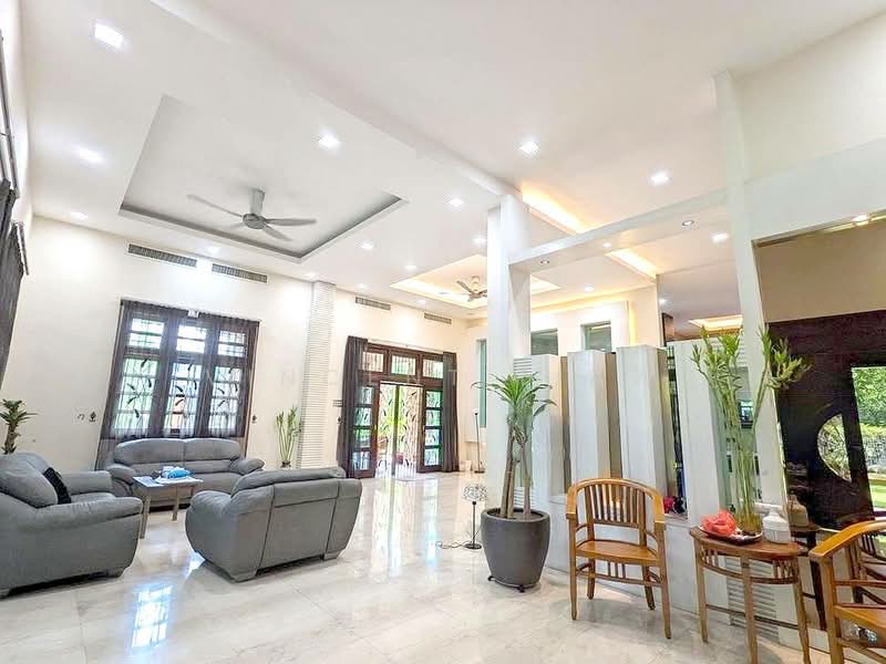 Bungalow House untuk Dijual di Saujana Golf & Country Club (Saujana) - Vincent Liaw - Living Room - PropertyGuru.com.my