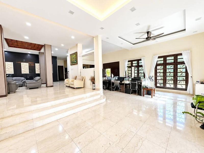 Rumah Banglo untuk Dijual di Saujana (Selangor) - Vincent Liaw - Living Room - PropertyGuru.com.my