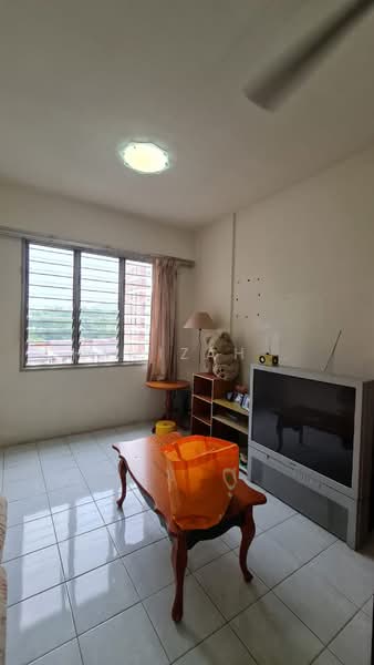 Kondominium untuk Disewa di Garden Park - Hamizah . - Living Room - PropertyGuru.com.my