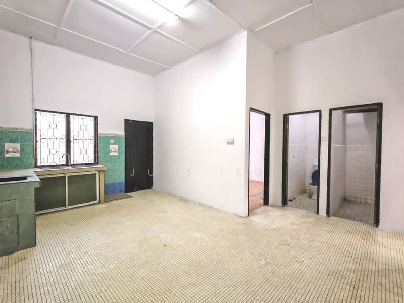 1-storey Terraced House for Rent in Taman Masai (Masai) - June Teo - Kitchen - PropertyGuru.com.my