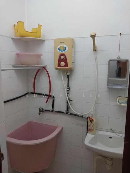Rumah Flat untuk Dijual di Desa Mawar - Edward Lee - Bathroom - PropertyGuru.com.my