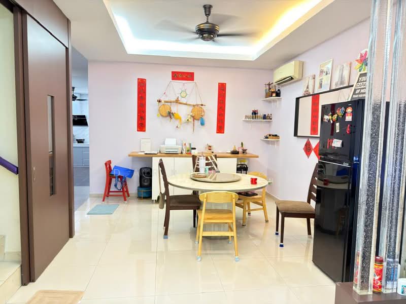 2.5-storey Terraced House for Sale in Taman Fadason (Kepong) - Darren Lai - Dining Room - PropertyGuru.com.my