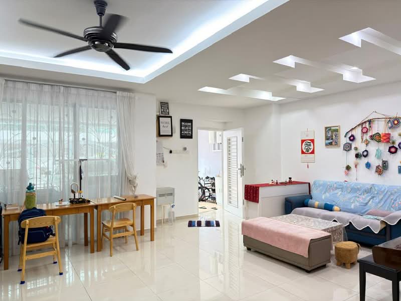 2.5-storey Terraced House for Sale in Taman Fadason (Kepong) - Darren Lai - Living Room - PropertyGuru.com.my