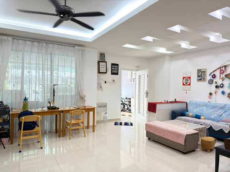 2.5-storey Terraced House for Sale in Taman Fadason (Kepong) - Darren Lai - Living Room - PropertyGuru.com.my