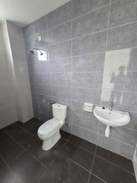 Rumah Teres 2 Tingkat untuk Dijual di Klang (Selangor) - Reiyn . - Bathroom - PropertyGuru.com.my