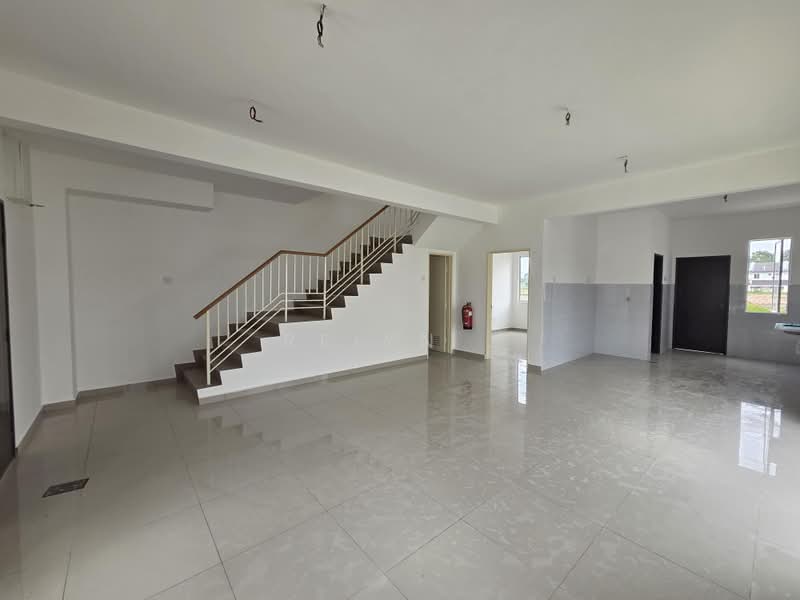 Rumah Teres 2 Tingkat untuk Dijual di Klang (Selangor) - Reiyn . - Living Room - PropertyGuru.com.my