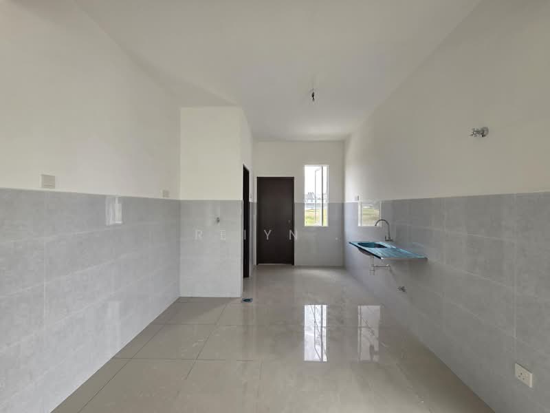 Rumah Teres 2 Tingkat untuk Dijual di Klang (Selangor) - Reiyn . - Kitchen - PropertyGuru.com.my
