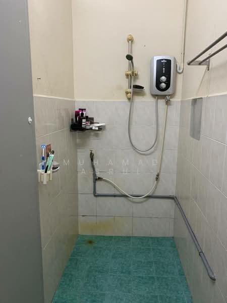 1-storey Terraced House for Sale in Taman Indah Jaya 2 (Segamat) - Muhamad Asrul - Bathroom - PropertyGuru.com.my