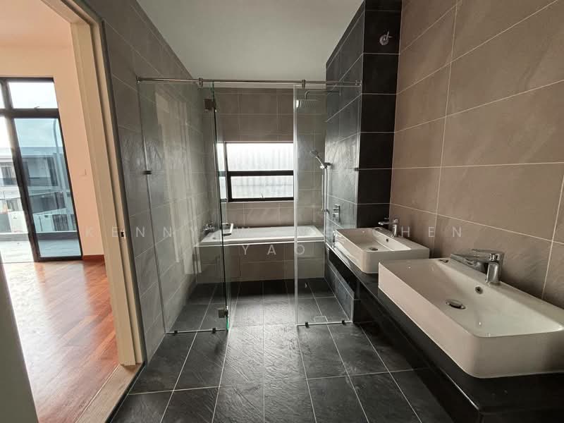 Semi-Detached House for Sale in Taman Sutera Utama (Skudai) - Kenny Wong Chen Yao - Bathroom - PropertyGuru.com.my