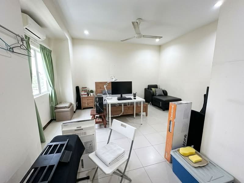 Rumah Teres 2 Tingkat untuk Dijual di Shah Alam (Selangor) - Yasmin Sulaiman - Study - PropertyGuru.com.my