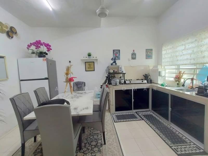 Rumah Berkembar untuk Dijual di Seksyen 29 (Shah Alam) - Hazeman Omar - Kitchen - PropertyGuru.com.my